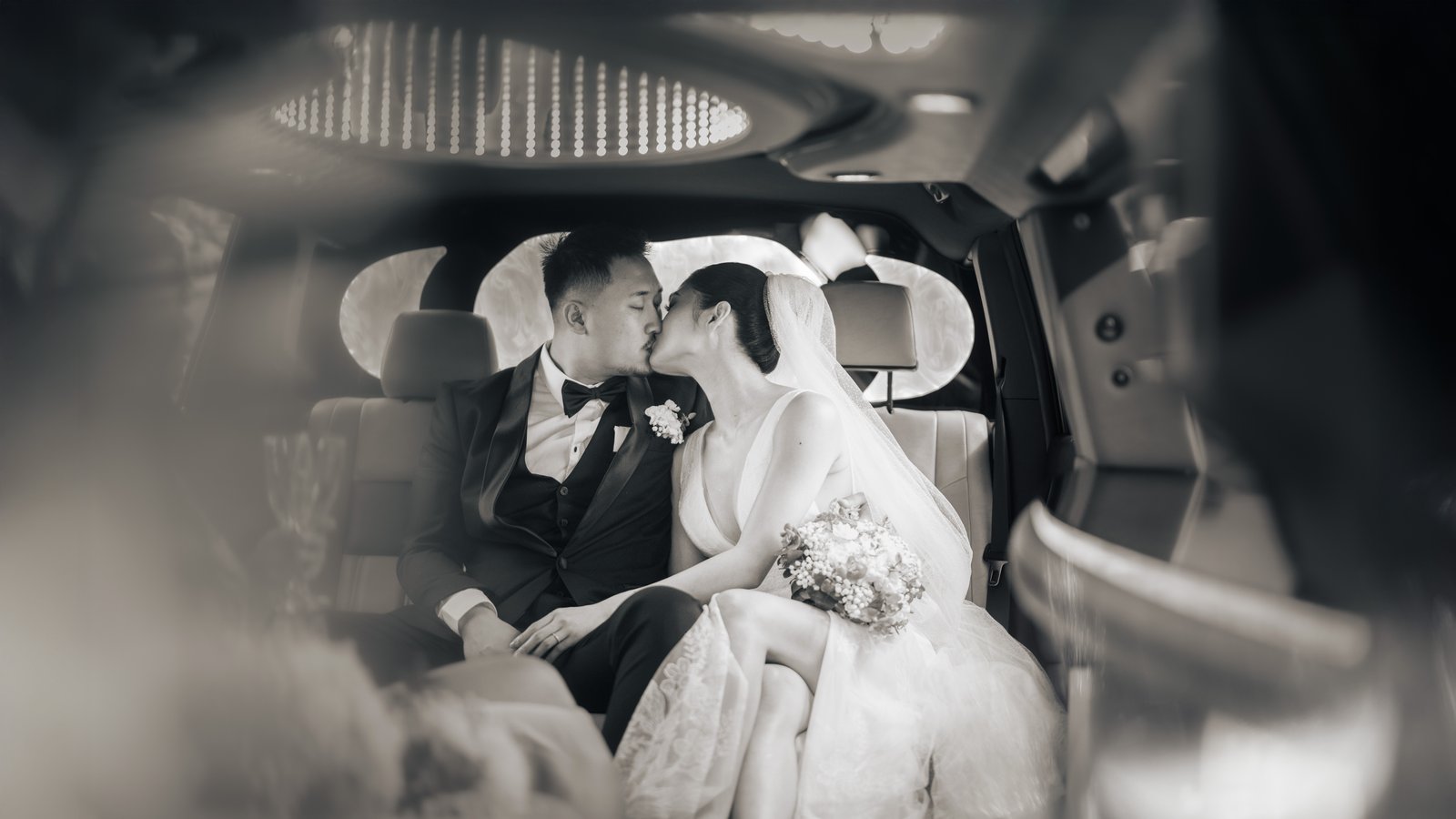 Elegant wedding portrait by Ning Zar